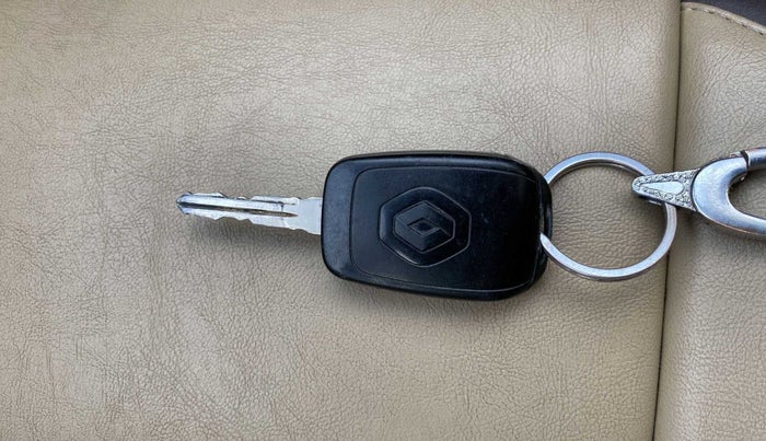 2020 Renault TRIBER RXE MT, Petrol, Manual, 41,526 km, Key Close Up