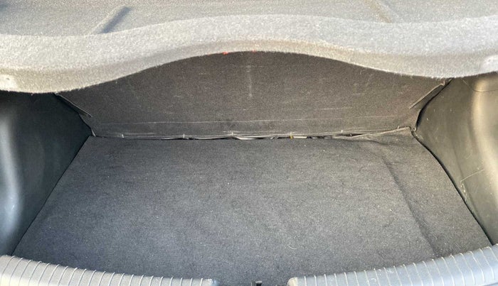 2016 Hyundai Grand i10 ASTA (O) AT 1.2 KAPPA VTVT, Petrol, Automatic, 60,584 km, Boot Inside