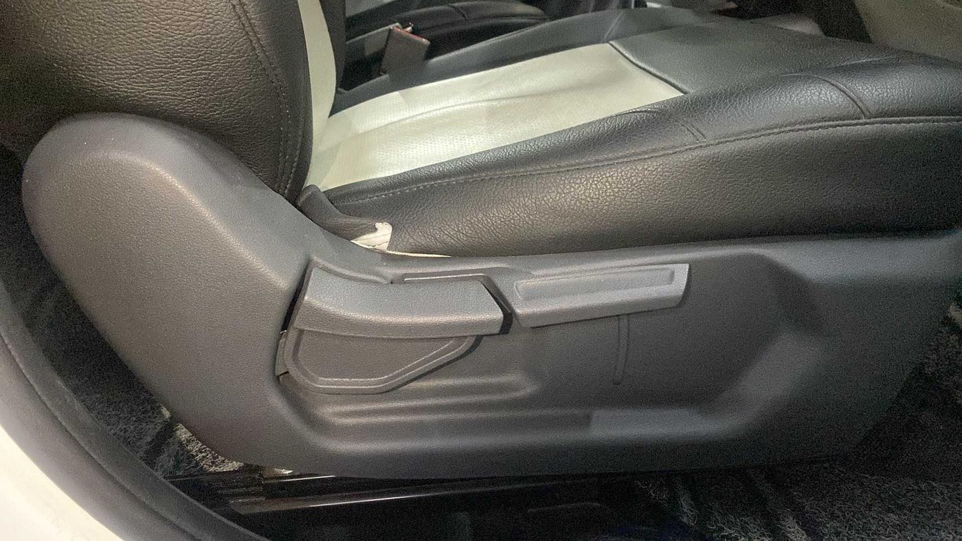 2022 Hyundai GRAND I10 NIOS MAGNA 1.2 KAPPA VTVT, Petrol, Manual, 11,001 km, Driver Side Adjustment Panel