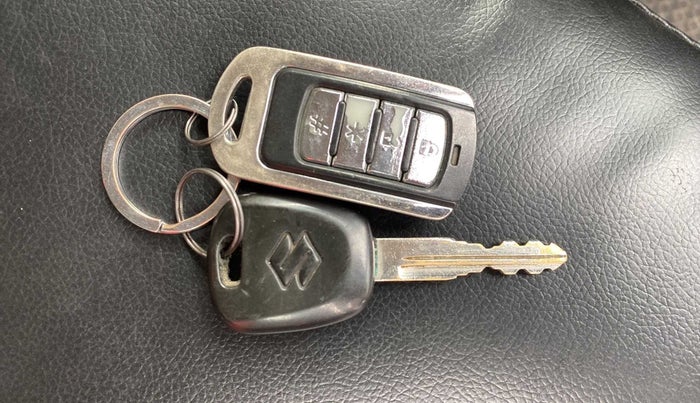 2011 Maruti Swift VDI, Diesel, Manual, 1,00,170 km, Key Close Up