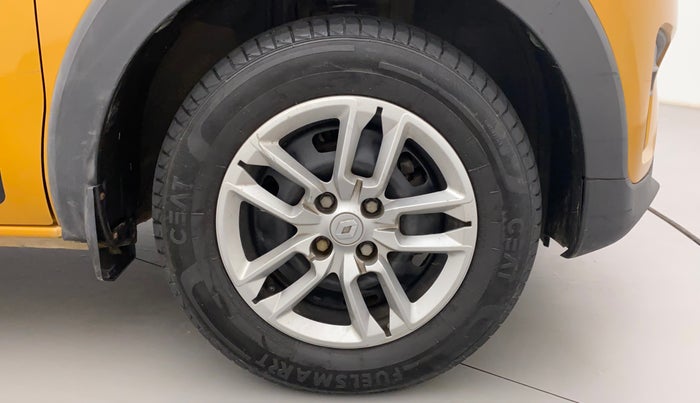 2022 Renault TRIBER RXT, Petrol, Manual, 27,330 km, Right Front Wheel