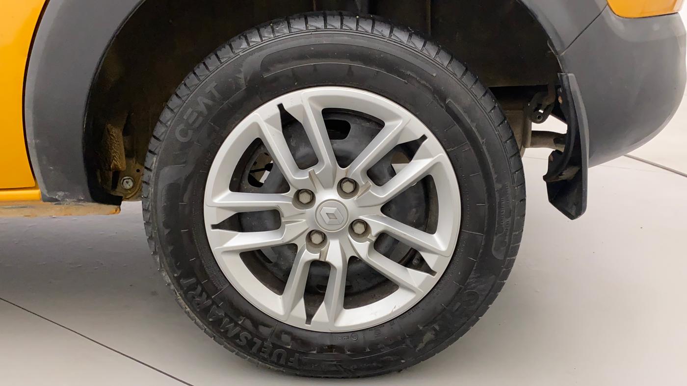 2022 Renault TRIBER RXT, Petrol, Manual, 27,330 km, Left Rear Wheel