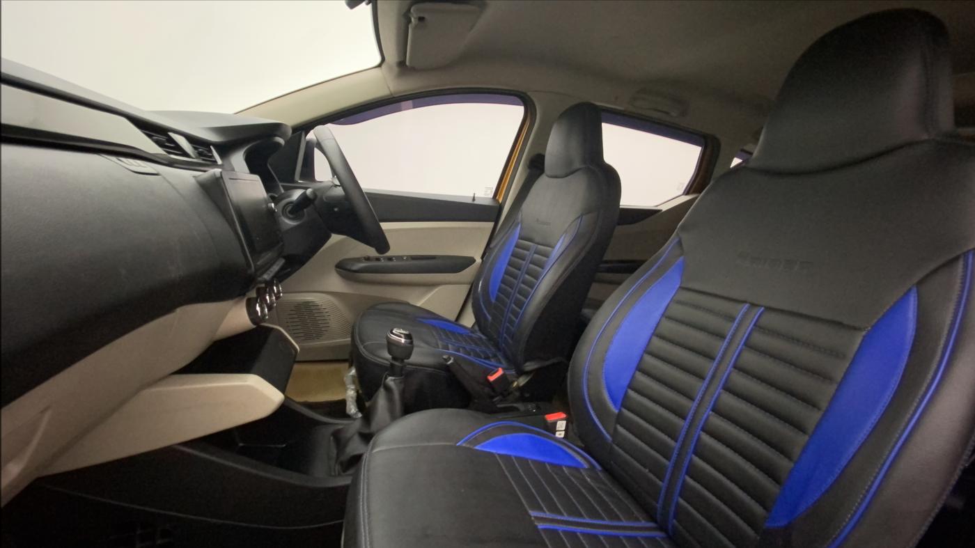 2022 Renault TRIBER RXT, Petrol, Manual, 27,330 km, Right Side Front Door Cabin