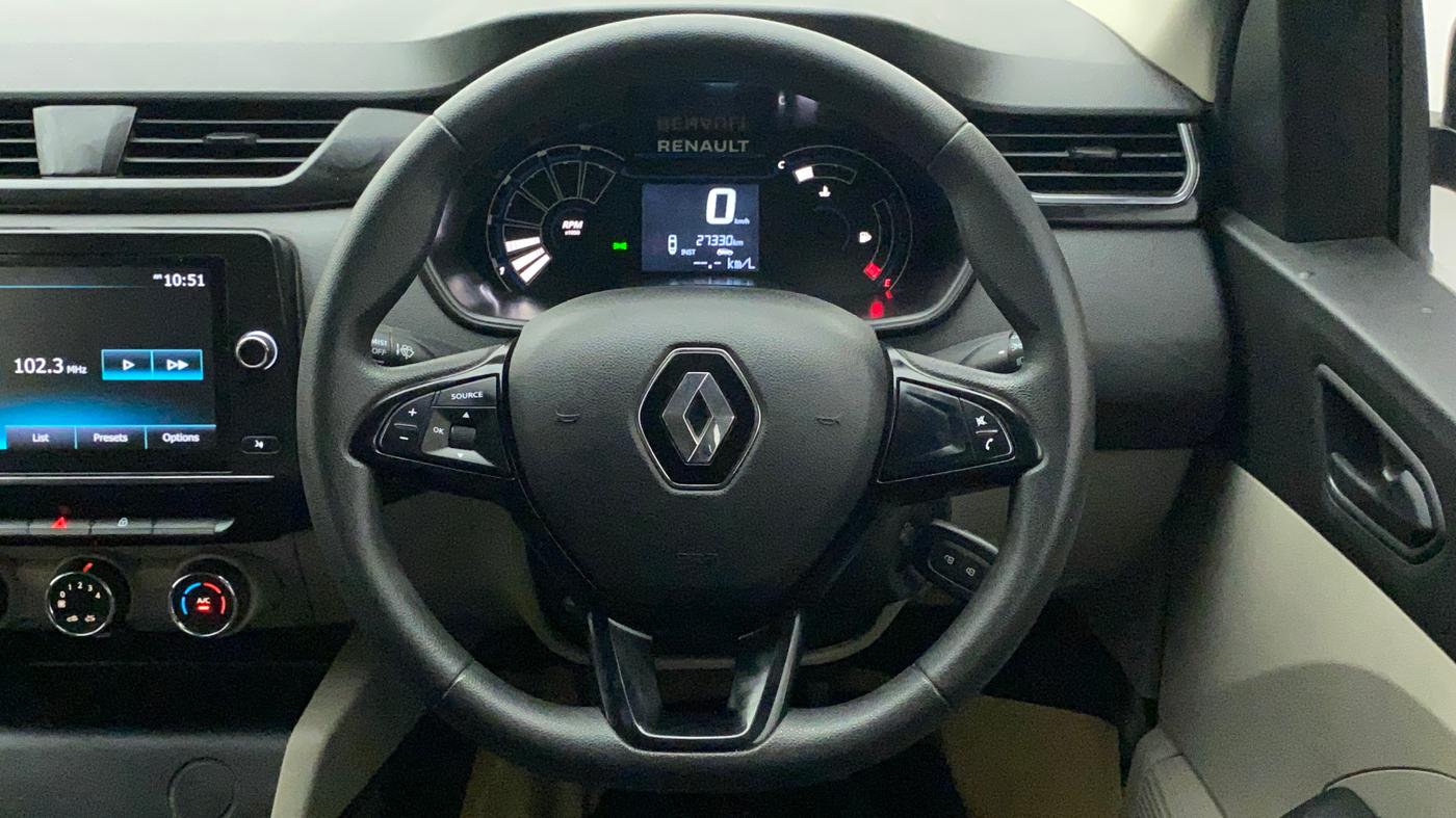 2022 Renault TRIBER RXT, Petrol, Manual, 27,330 km, Steering Wheel Close Up