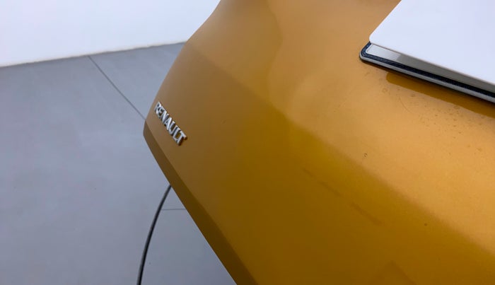 2022 Renault TRIBER RXT, Petrol, Manual, 27,330 km, Dicky (Boot door) - Slightly dented