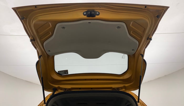 2022 Renault TRIBER RXT, Petrol, Manual, 27,330 km, Boot Door Open