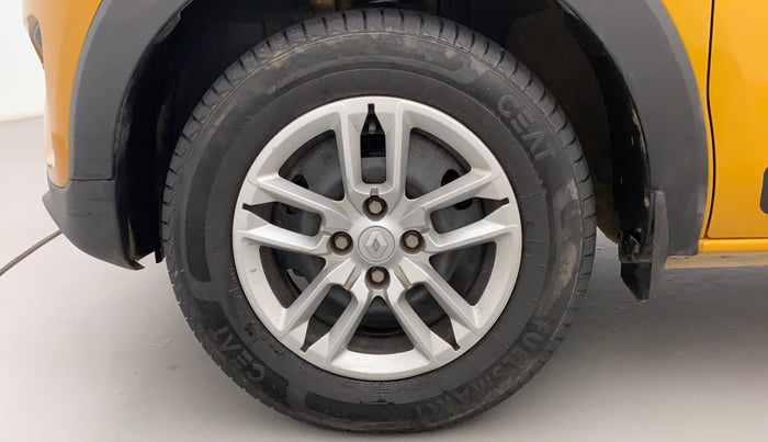 2022 Renault TRIBER RXT, Petrol, Manual, 27,330 km, Left Front Wheel
