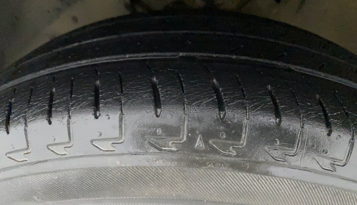 2018 Maruti IGNIS ZETA 1.2 AMT, Petrol, Automatic, 32,868 km, Left Front Tyre Tread