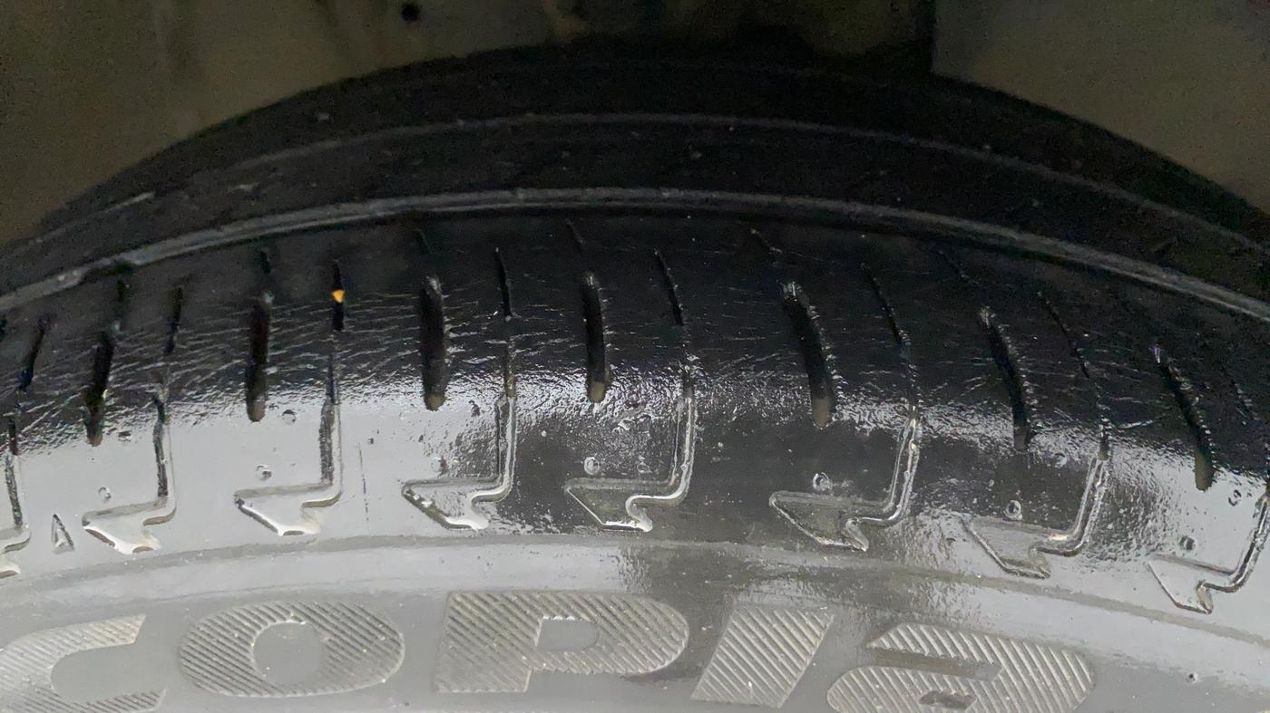 2018 Maruti IGNIS ZETA 1.2 AMT, Petrol, Automatic, 32,868 km, Right Front Tyre Tread
