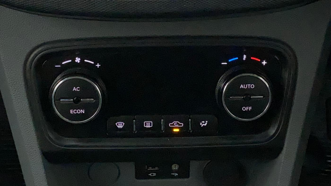 2019 Tata TIGOR XZ PLUS PETROL, Petrol, Manual, 25,728 km, Automatic Climate Control