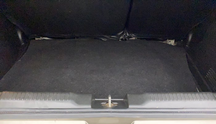 2018 Maruti Swift ZXI, Petrol, Manual, 39,265 km, Boot Inside