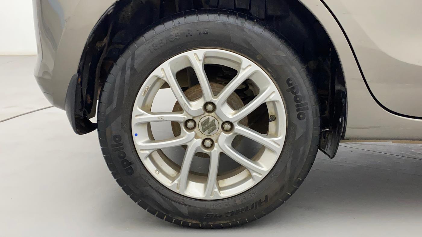 2018 Maruti Swift ZXI, Petrol, Manual, 39,265 km, Right Rear Wheel