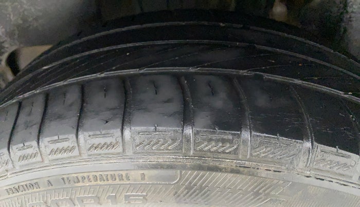 2018 Maruti Swift ZXI, Petrol, Manual, 39,265 km, Left Rear Tyre Tread