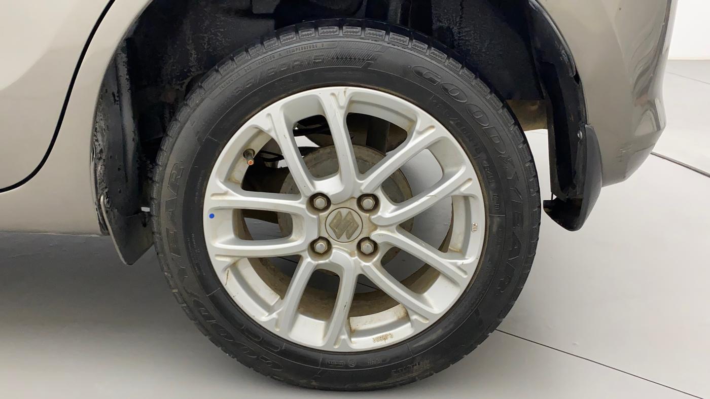 2018 Maruti Swift ZXI, Petrol, Manual, 39,265 km, Left Rear Wheel