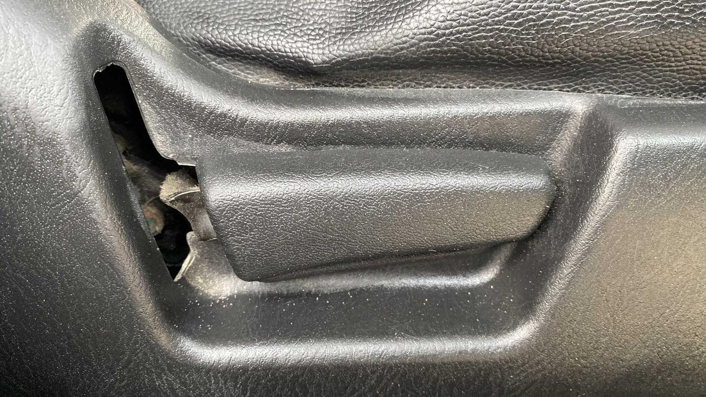 2021 Maruti Alto VXI, Petrol, Manual, 26,110 km, Driver Side Adjustment Panel