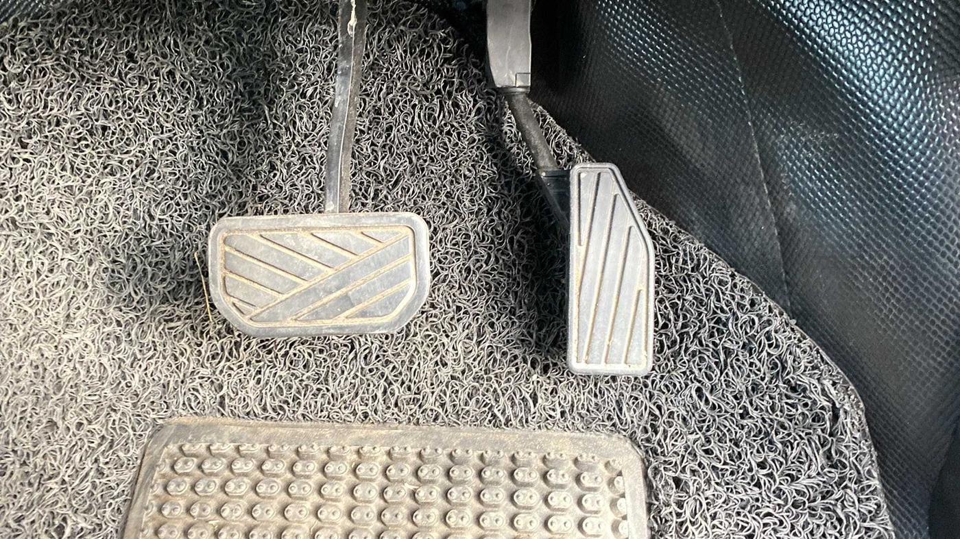 2021 Maruti XL6 ALPHA AT, Petrol, Automatic, 17,137 km, Pedals