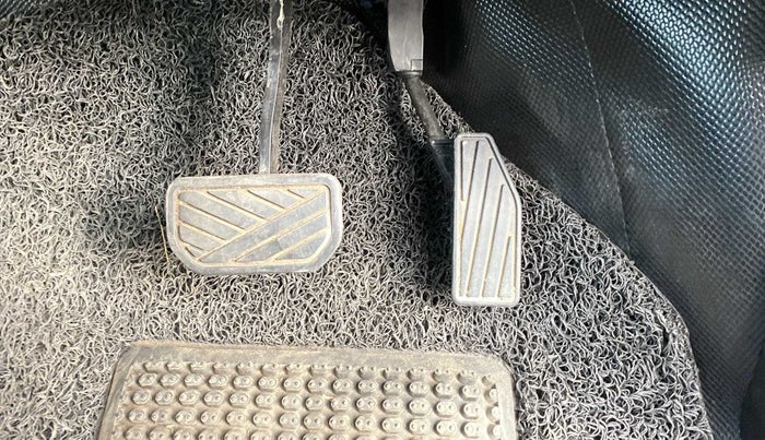 2021 Maruti XL6 ALPHA AT, Petrol, Automatic, 17,137 km, Pedals