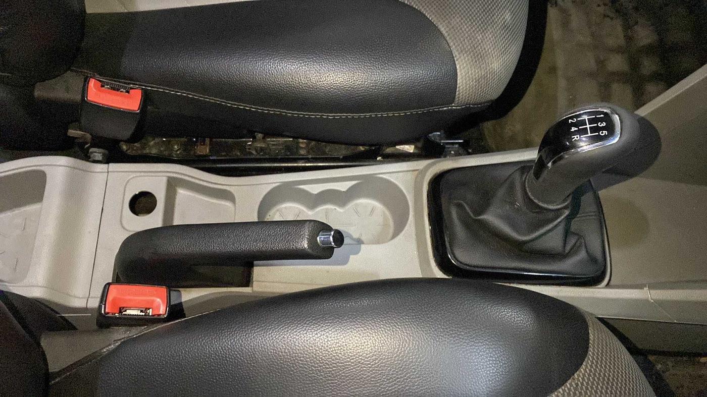 2018 Tata Tiago XZ PETROL, Petrol, Manual, 39,454 km, Gear Lever