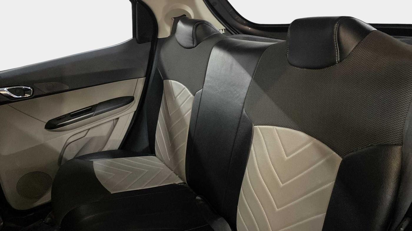 2018 Tata Tiago XZ PETROL, Petrol, Manual, 39,454 km, Right Side Rear Door Cabin