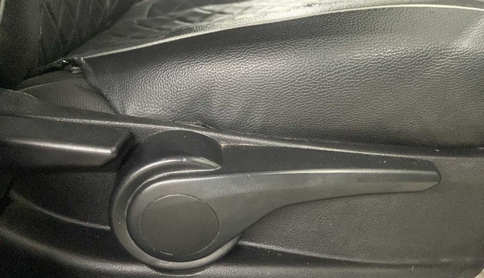 2019 Tata Tiago XZA PLUS DUAL TONE PETROL, Petrol, Automatic, 31,793 km, Driver Side Adjustment Panel