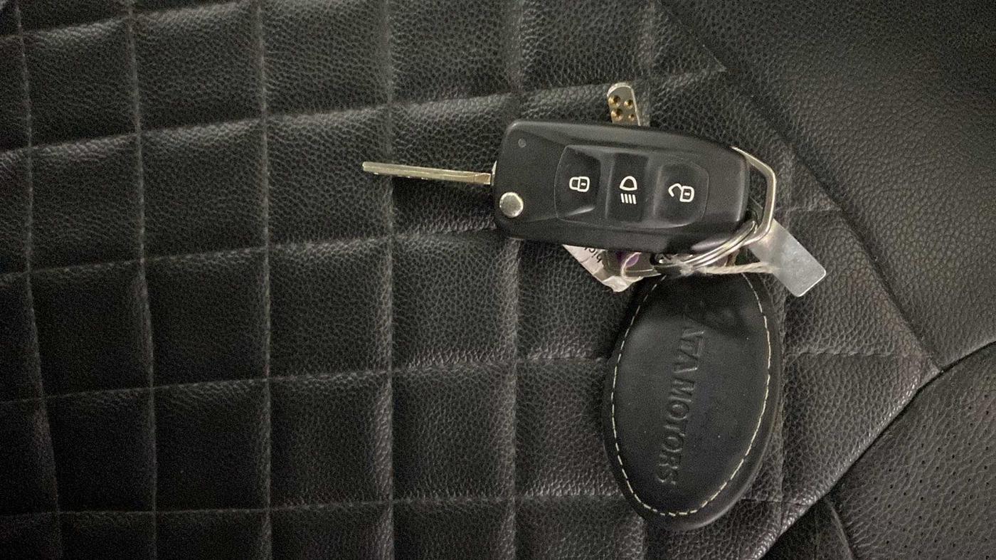 2019 Tata Tiago XZA PLUS DUAL TONE PETROL, Petrol, Automatic, 31,793 km, Key Close Up