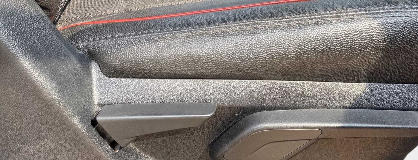 2017 Mahindra KUV 100 NXT K8 D 6 STR DUAL TONE, Diesel, Manual, 22,719 km, Driver Side Adjustment Panel