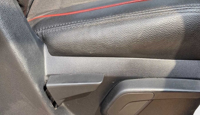 2017 Mahindra KUV 100 NXT K8 D 6 STR DUAL TONE, Diesel, Manual, 22,719 km, Driver Side Adjustment Panel