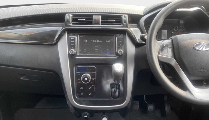 2017 Mahindra KUV 100 NXT K8 D 6 STR DUAL TONE, Diesel, Manual, 22,719 km, Air Conditioner
