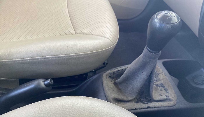 2018 Hyundai Eon ERA +, Petrol, Manual, 37,192 km, Gear Lever