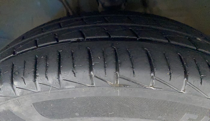 2019 Maruti Alto VXI, Petrol, Manual, 18,779 km, Left Front Tyre Tread