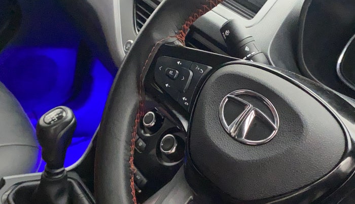 2022 Tata NEXON XM SUNROOF PETROL, Petrol, Manual, 43,474 km, Steering wheel - Phone control not functional