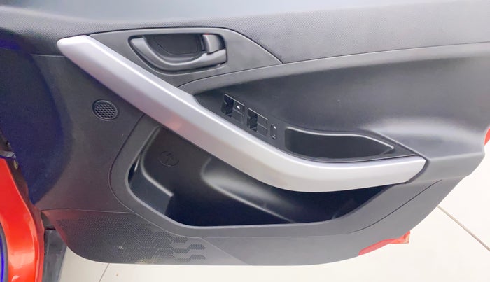 2022 Tata NEXON XM SUNROOF PETROL, Petrol, Manual, 43,474 km, Driver Side Door Panels Control