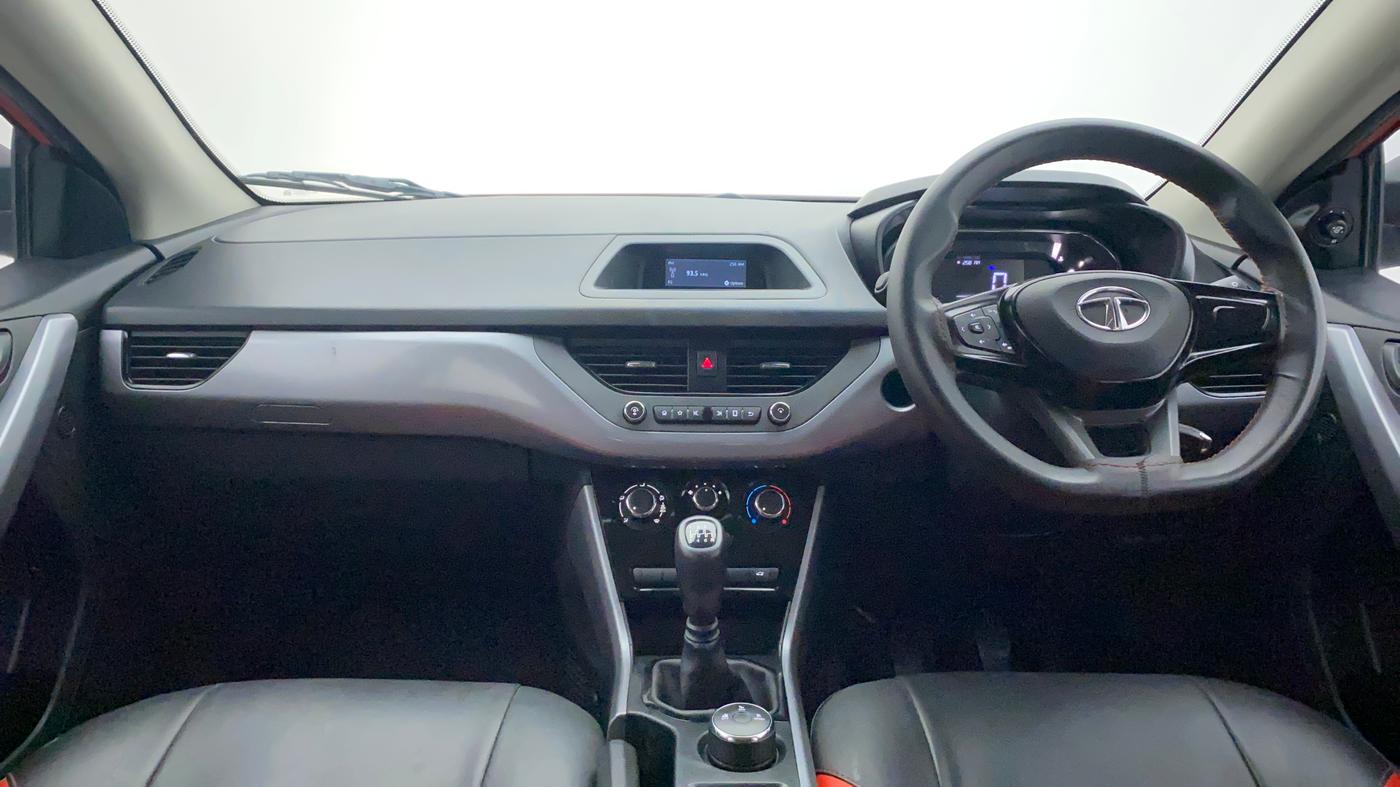 2022 Tata NEXON XM SUNROOF PETROL, Petrol, Manual, 43,474 km, Dashboard