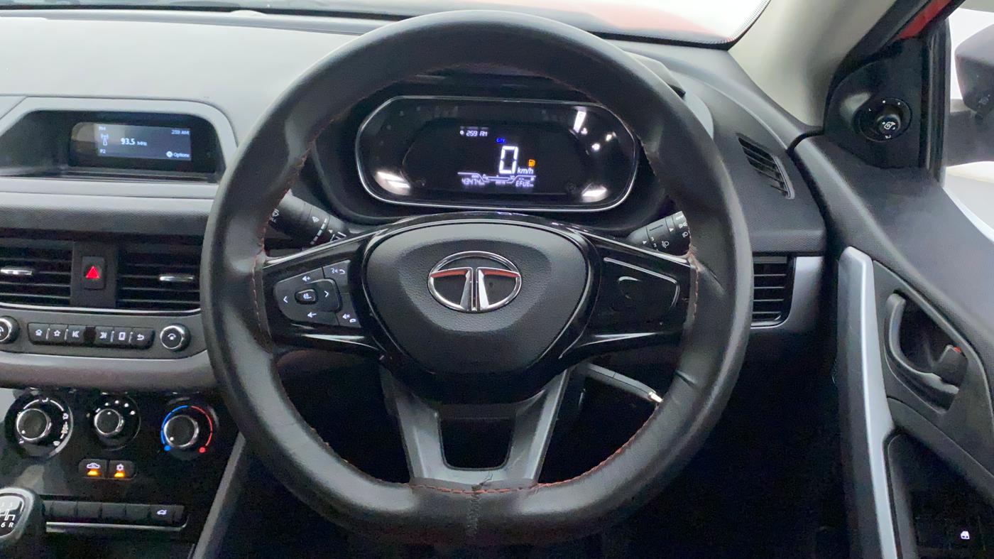 2022 Tata NEXON XM SUNROOF PETROL, Petrol, Manual, 43,474 km, Steering Wheel Close Up
