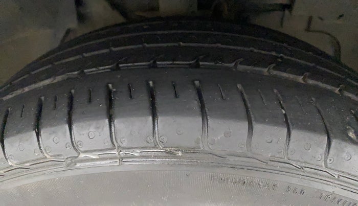 2022 Tata NEXON XM SUNROOF PETROL, Petrol, Manual, 43,474 km, Right Front Tyre Tread
