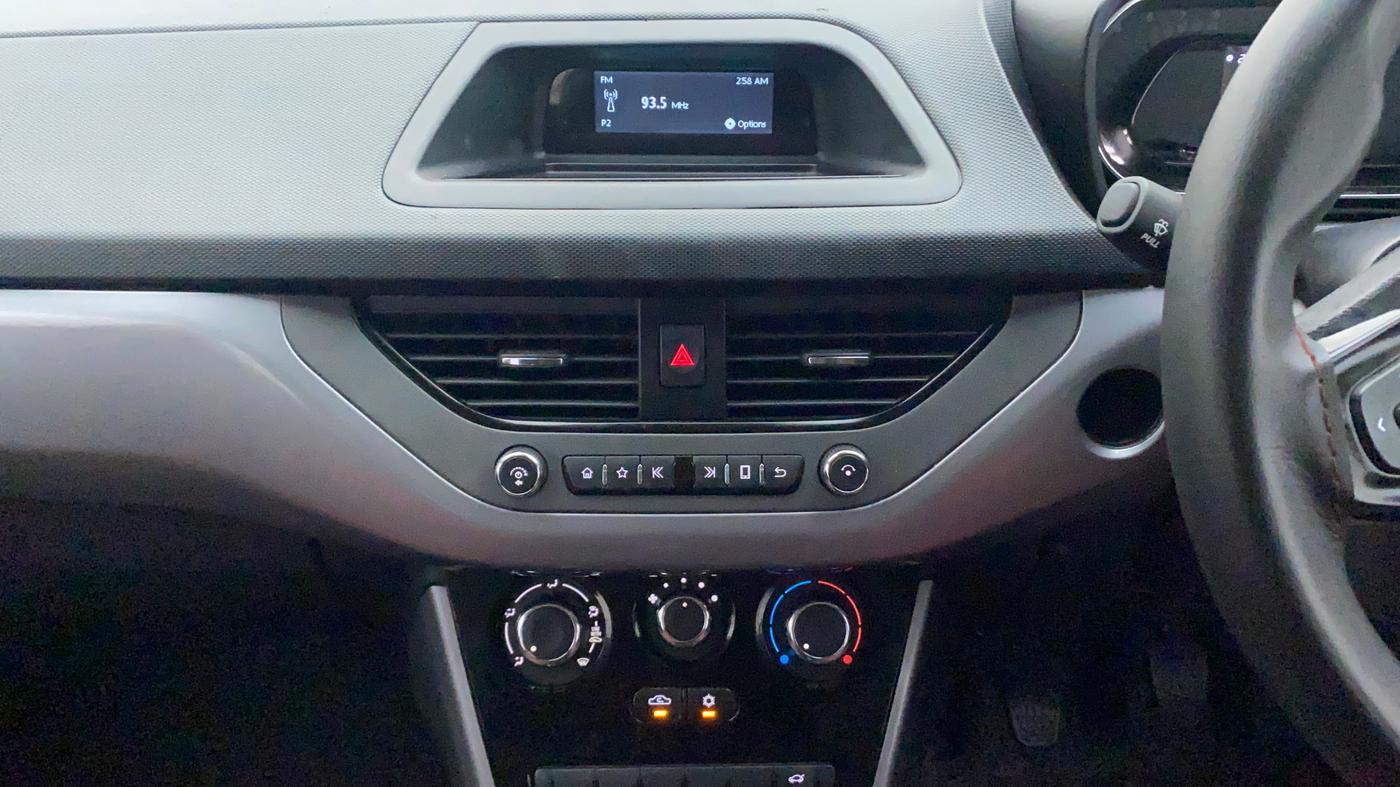 2022 Tata NEXON XM SUNROOF PETROL, Petrol, Manual, 43,474 km, Air Conditioner