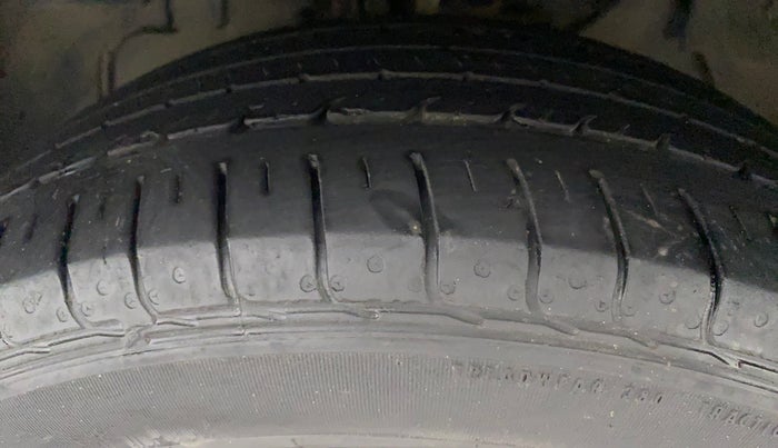 2022 Tata NEXON XM SUNROOF PETROL, Petrol, Manual, 43,474 km, Left Front Tyre Tread