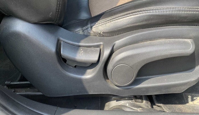 2018 Hyundai Elite i20 ASTA 1.2 (O), Petrol, Manual, 94,537 km, Driver Side Adjustment Panel