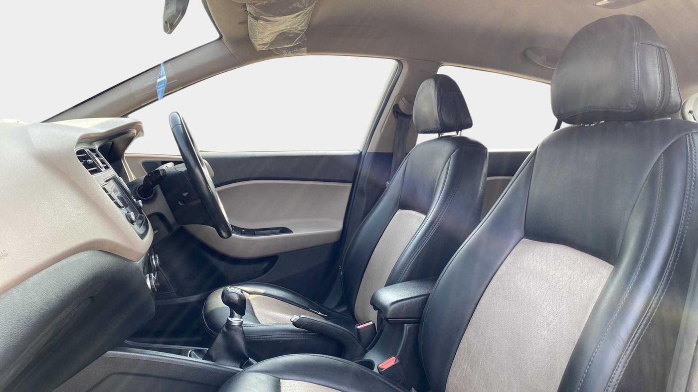 2018 Hyundai Elite i20 ASTA 1.2 (O), Petrol, Manual, 94,537 km, Right Side Front Door Cabin