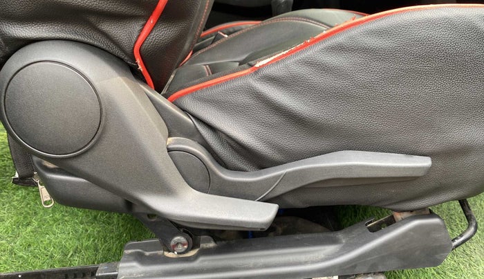 2019 Maruti Swift VXI, Petrol, Manual, 35,027 km, Driver Side Adjustment Panel
