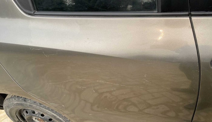 2019 Maruti Swift VXI, Petrol, Manual, 35,027 km, Right rear door - Minor scratches
