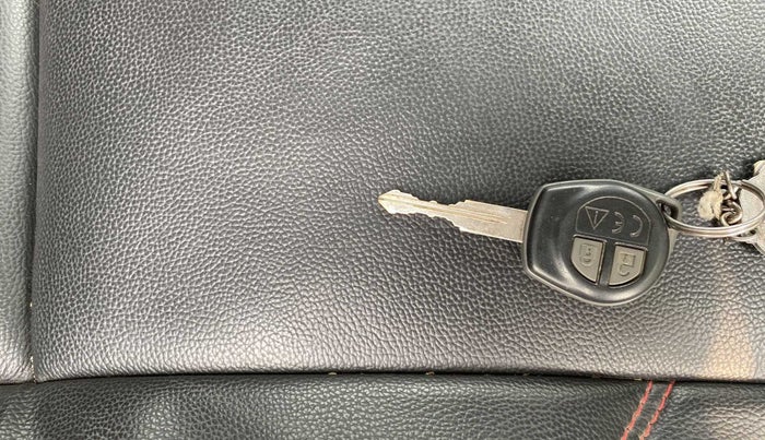 2019 Maruti Swift VXI, Petrol, Manual, 35,027 km, Key Close Up