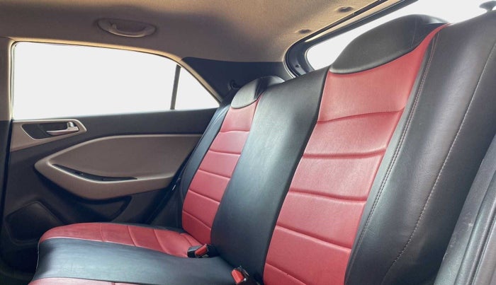 2019 Hyundai Elite i20 MAGNA PLUS 1.2, Petrol, Manual, 6,375 km, Right Side Rear Door Cabin