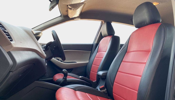 2019 Hyundai Elite i20 MAGNA PLUS 1.2, Petrol, Manual, 6,375 km, Right Side Front Door Cabin