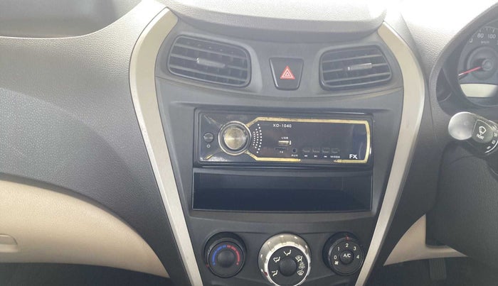 2016 Hyundai Eon ERA +, Petrol, Manual, 31,819 km, Infotainment system - AM/FM Radio - Not Working