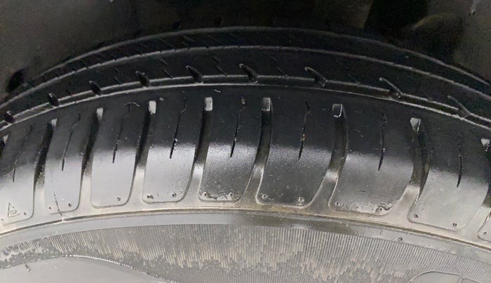 2021 Maruti Swift VXI, Petrol, Manual, 12,511 km, Left Rear Tyre Tread