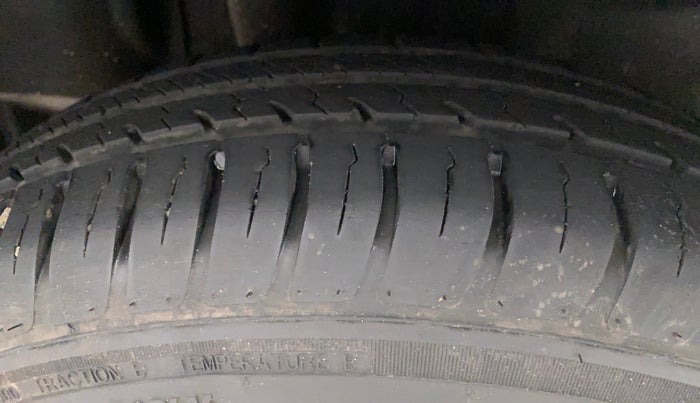 2021 Maruti Swift VXI, Petrol, Manual, 12,511 km, Right Rear Tyre Tread