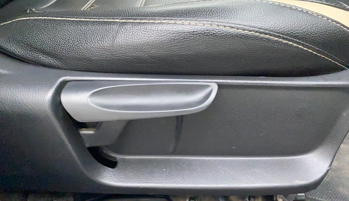 2019 Skoda Rapid AMBITION 1.6 MPI MT, Petrol, Manual, 76,795 km, Driver Side Adjustment Panel