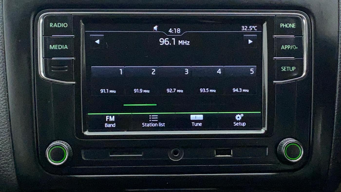 2019 Skoda Rapid AMBITION 1.6 MPI MT, Petrol, Manual, 76,795 km, Infotainment System