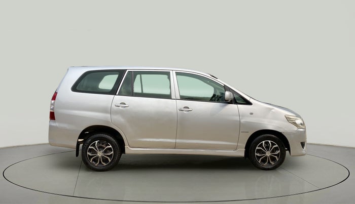 2012 Toyota Innova 2.5 GX 7 STR, Diesel, Manual, 80,345 km, Right Side View